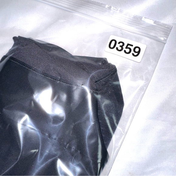 Lululemon Women’s Sz 8 Body Con Tank Top W/ Shelf Bra Black Activewear Mesh Back - Picture 14 of 15